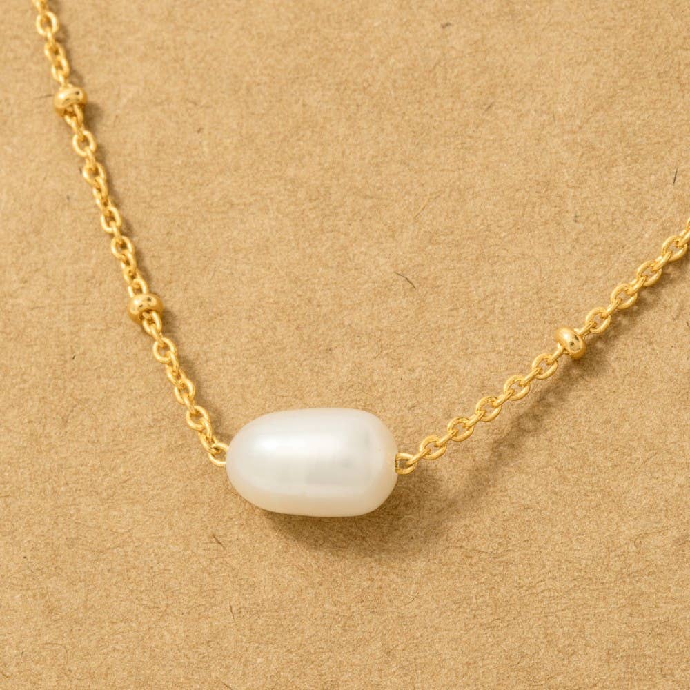 Gold Dipped Pearl Pendant Necklace: Gold