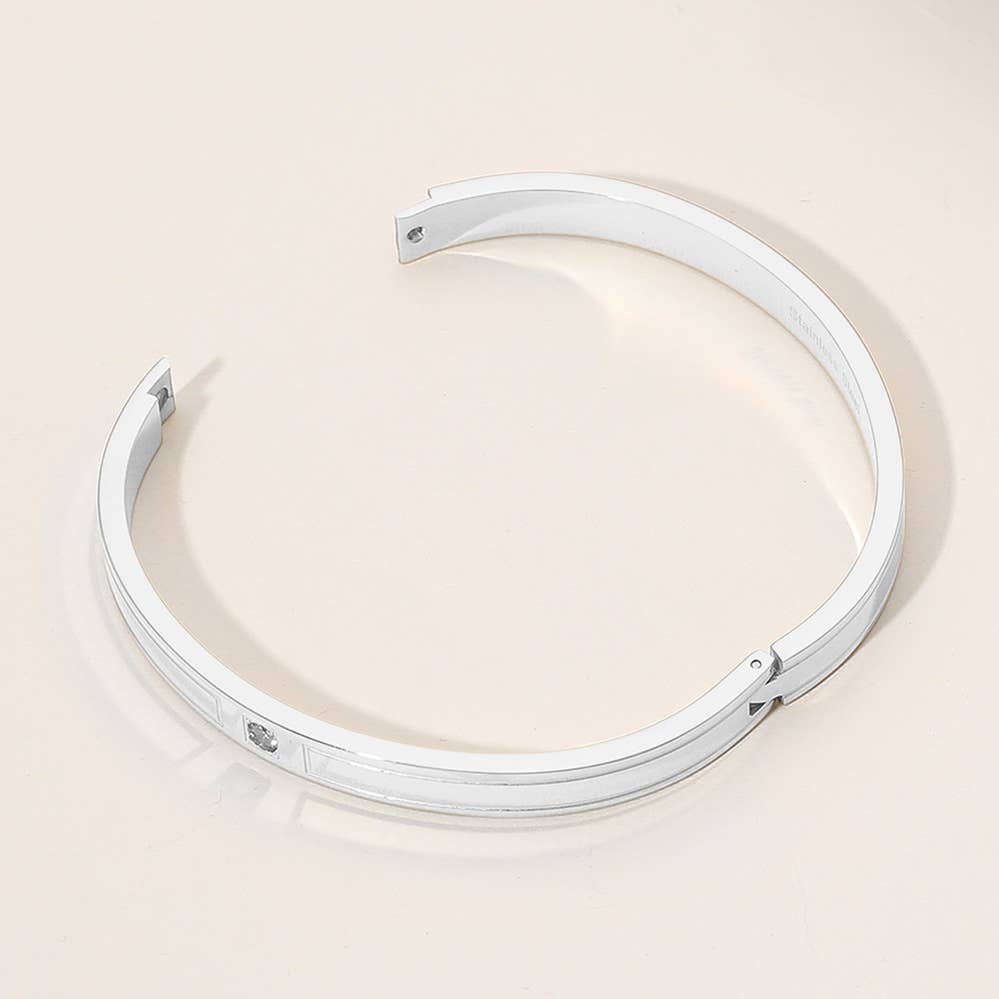 Stone Pointed Hinged Bangle Bracelet: Yellow Gold