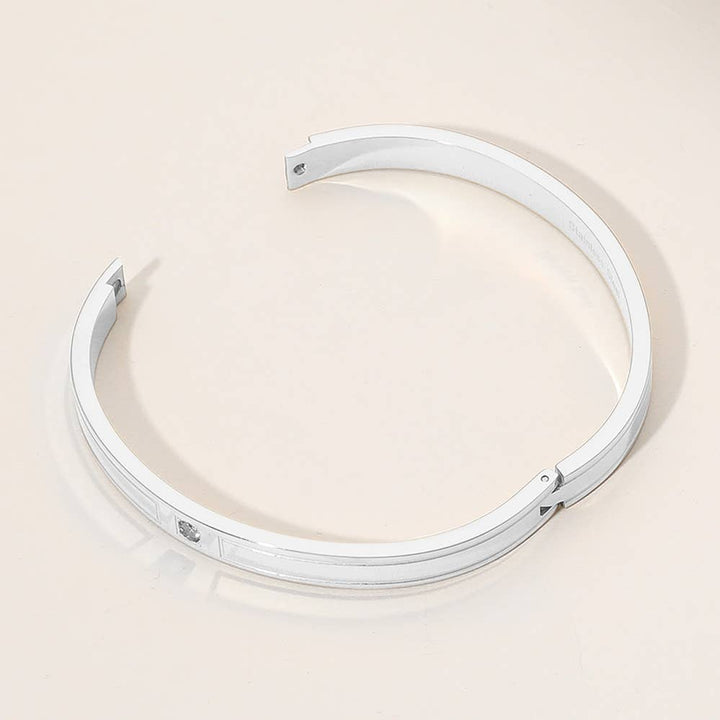 Stone Pointed Hinged Bangle Bracelet: Silver