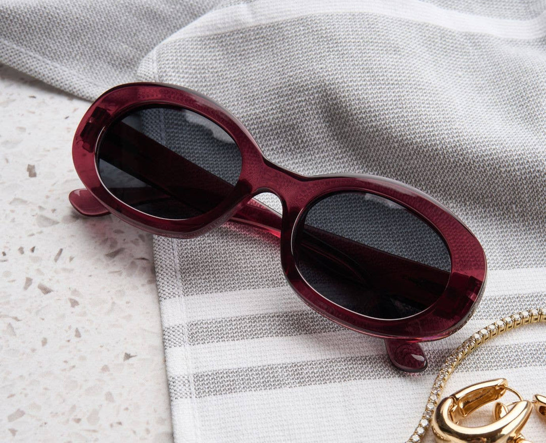 Howdy Sunglasses: Cherry / No Correction