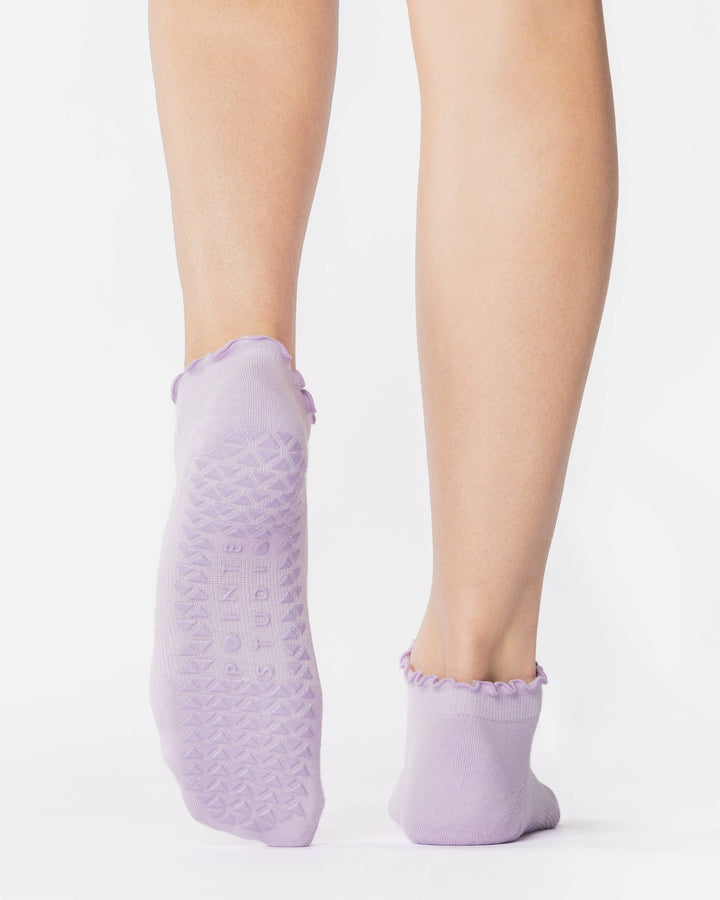 Women's Ruffle Full Foot Grip Sock: S/M