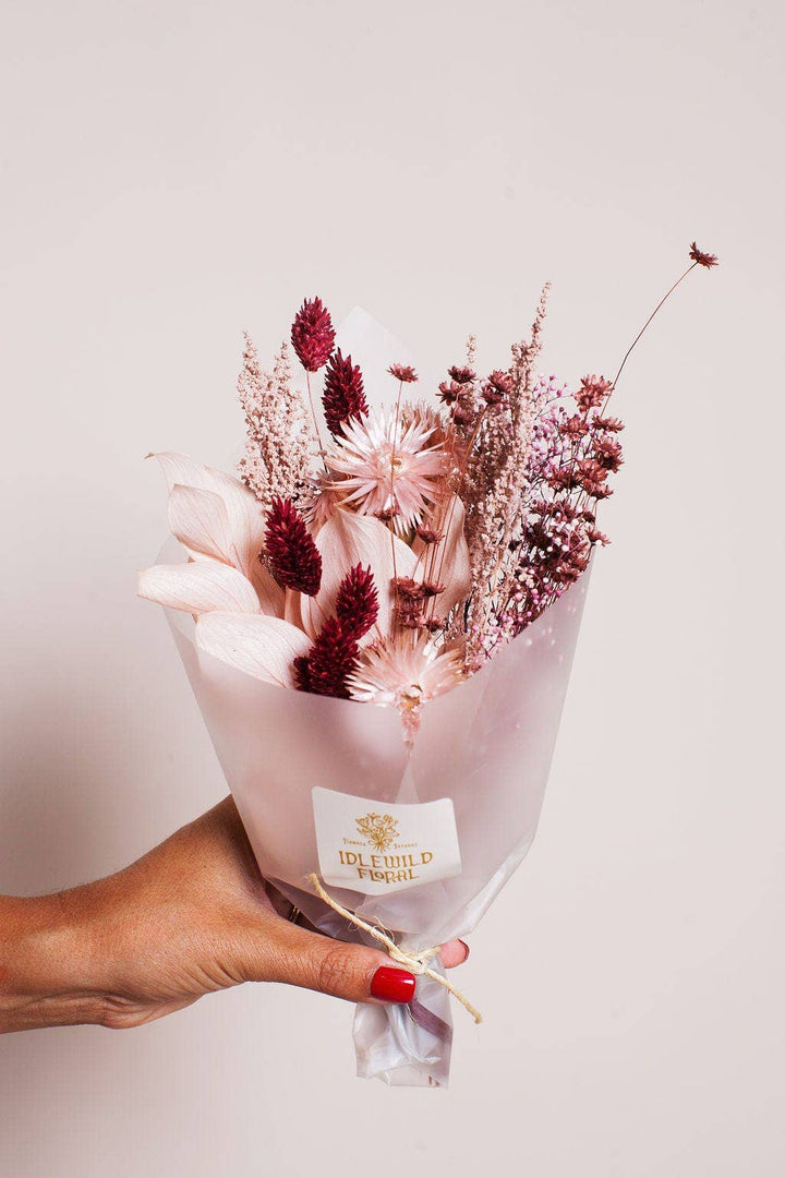 Juliet Valentine Mini Bouquet: No Vase