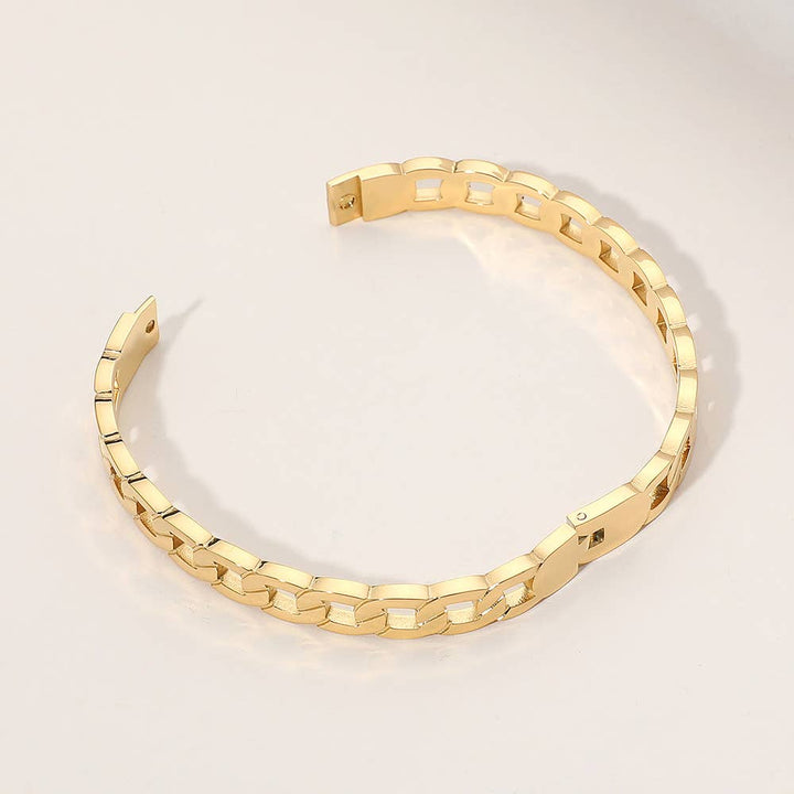 Chain Hinged Bangle Bracelet: Yellow Gold