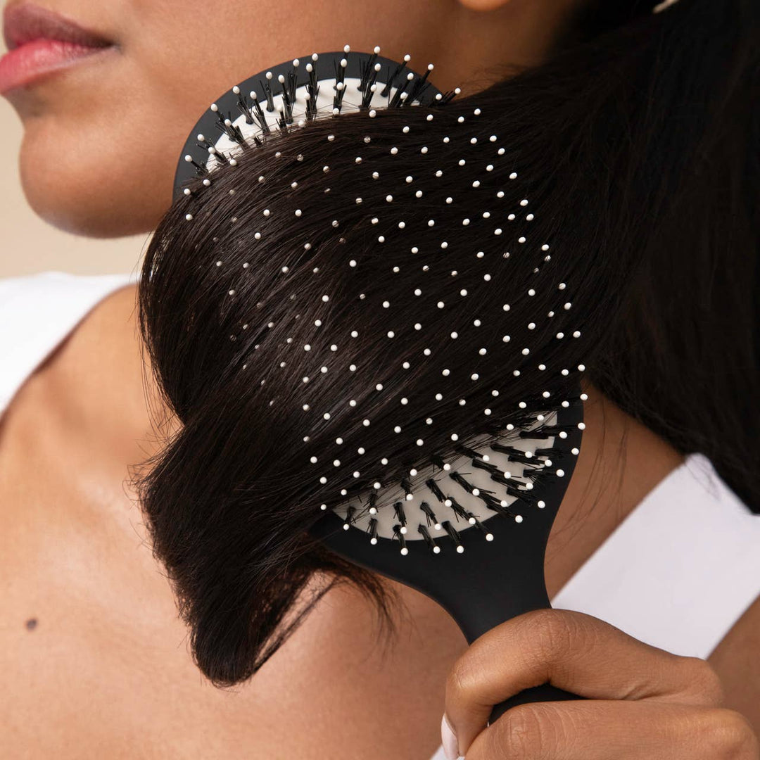 Smooth & Polish Brush in Black