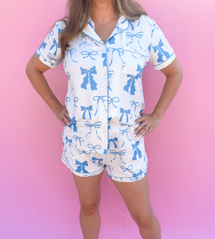 Blue and Cream Bows Short Sleeve Loungewear Pajama Set: M