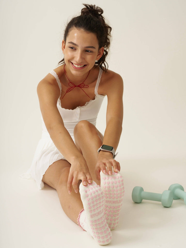 Bow Ruffle Grip Sock: Soft Pink