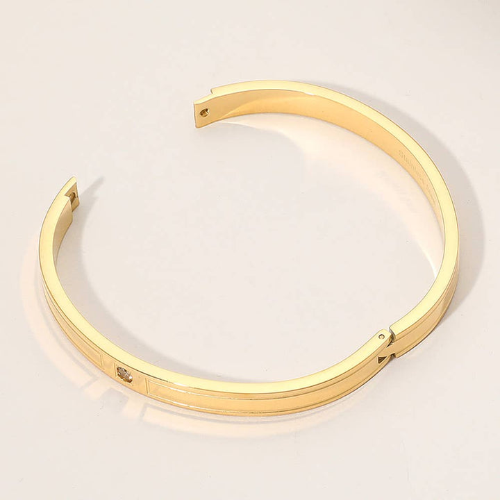 Stone Pointed Hinged Bangle Bracelet: Yellow Gold
