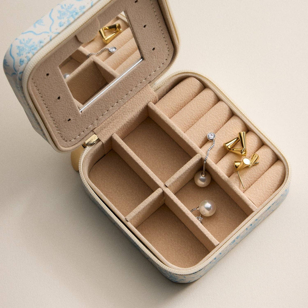 Light Blue Floral Travel Jewelry Case – Compact Jewelry Organizer with Mirror & Ring Slots: LBL / ONE