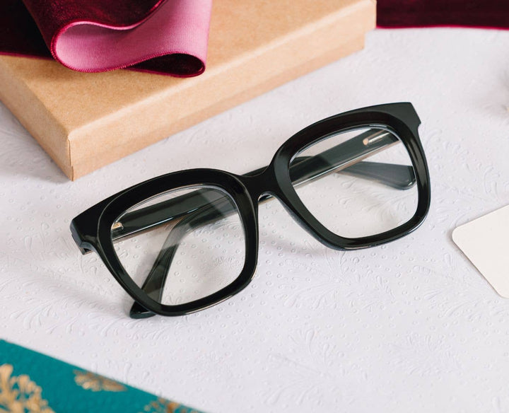 Fanfare (Blue Light): Black / No Correction / None